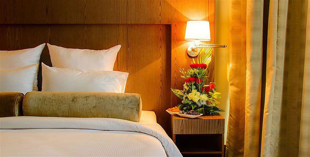 Oaks Liwa Executive Suites Abu Dhabi Room photo