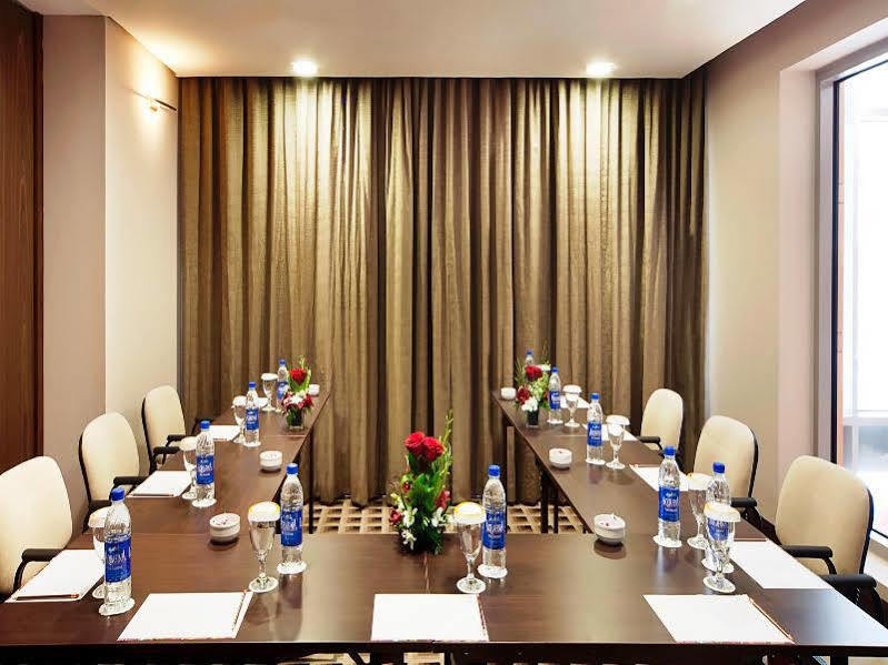 Oaks Liwa Executive Suites Abu Dhabi Exterior photo